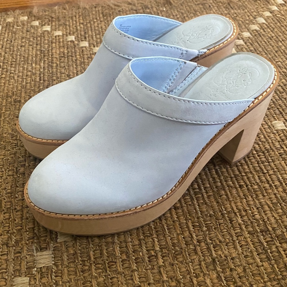Antonio Melani Clog Heels